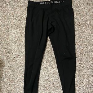 Black Nike leggings